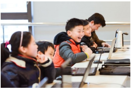 数字时代启航程 苏州科技周点燃青少年编程梦